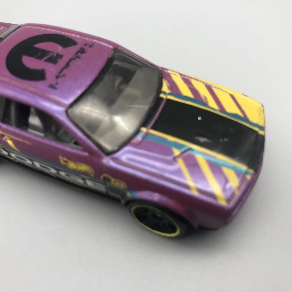Hot Wheels Dodge Challenger Drift Car Purple Diecast‎ 1/64 HW Speed Graphics